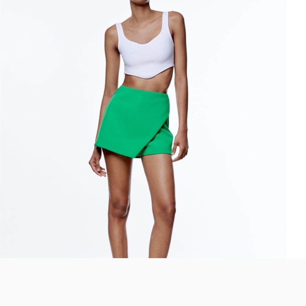 BNWT - Zara Green Skort